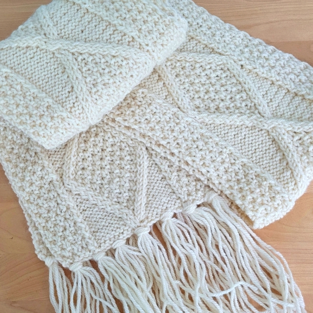 THE SCOTCH HOUSE | WINTER WHITE HANDKNIT SCARF